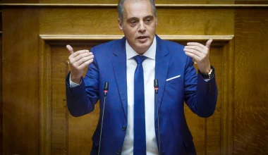 Όταν ο Κ.Βελόπουλος «κράταγε ομπρέλα» και δεν πέρασε ούτε το ΚΚΕ στις εκλογές που «έβρεχε ψήφους» για την Δεξιά…
