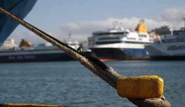 Αίγινα: Απαγόρευση απόπλου για το πλοίο «Αθήνα» με 86 επιβάτες λόγω μηχανικής βλάβης
