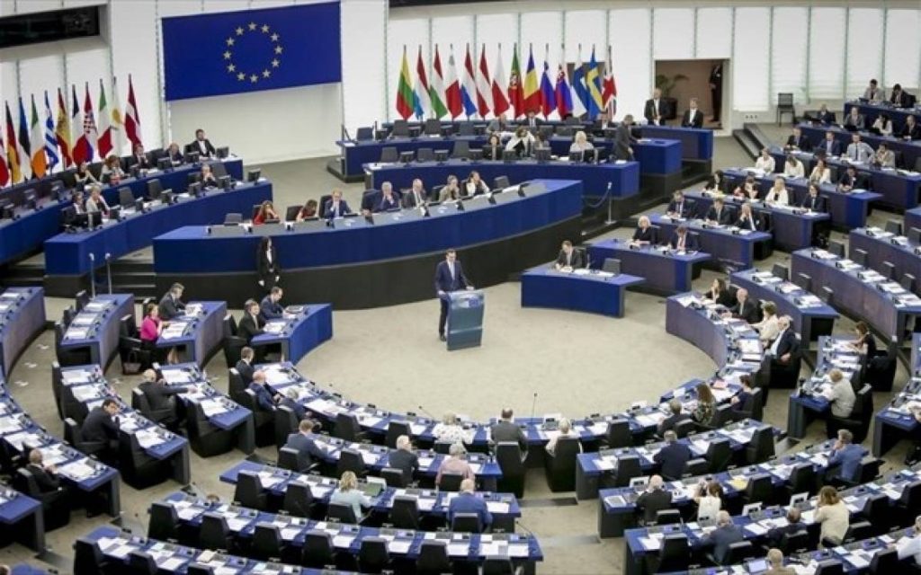 Ευρωκοινοβούλιο: Ποιος είναι ο μισθός και τα επιδόματα που λαμβάνουν οι ευρωβουλευτές