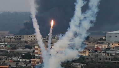 Λίβανος: Νεκρά μέλη της Χεζμπολάχ σε ισραηλινούς βομβαρδισμούς στα σύνορα με τη Συρία