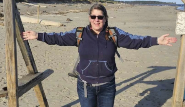 ΗΠΑ: Κινούμενη άμμος «κατάπιε» γυναίκα σε παραλία στο Φίπσμπουργκ του Μέιν – «Ήταν σαν να έπεσα σε ένα φρεάτιο» (φώτο)