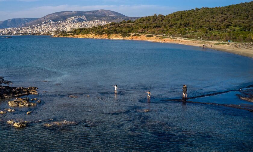 Σε εξέλιξη ελεγχόμενη έκρηξη νάρκης στο Καβούρι – Μέχρι πότε διακόπτεται η κυκλοφορία