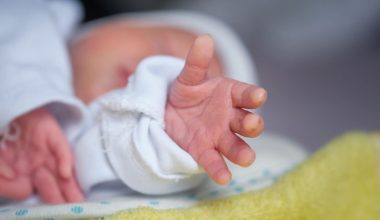 Γέννησε η πρώτη γυναίκα στην Ελλάδα μετά από μεταμόσχευση ωοθηκών