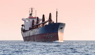 Η Βρετανία επέβαλλε κυρώσεις σε πλοία του ρωσικού εμπορικού στόλου για πρώτη φορά