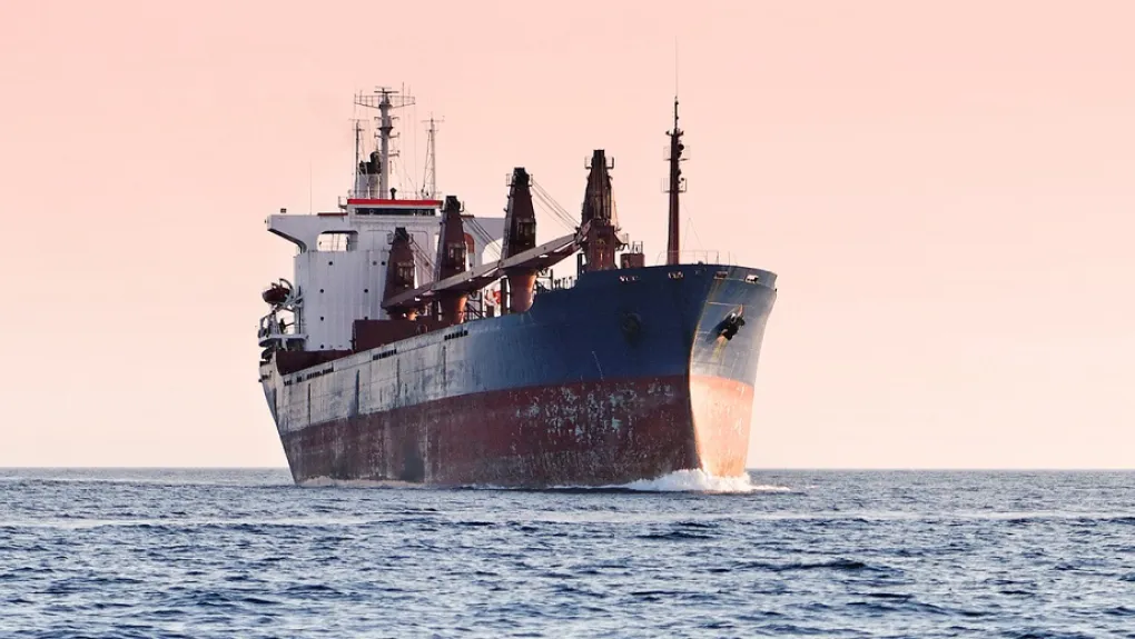 Η Βρετανία επέβαλλε κυρώσεις σε πλοία του ρωσικού εμπορικού στόλου για πρώτη φορά