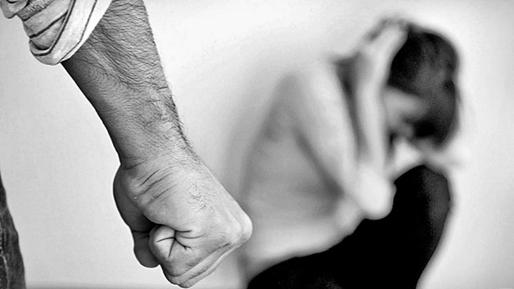 Ηλεία: Συνελήφθη άνδρας που ξυλοκόπησε και «αιχμαλώτισε» τη σύντροφό του – Τη βίασε και της πήρε 350 ευρώ
