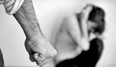 Ηλεία: Συνελήφθη άνδρας που ξυλοκόπησε και «αιχμαλώτισε» τη σύντροφό του – Τη βίασε και της πήρε 350 ευρώ