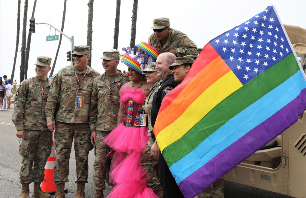Αντιδράσεις στις ΗΠΑ από την απόφαση οι SEALS να μετέχουν στο pride των LGBT – Άγριο δούλεμα από το Fox News