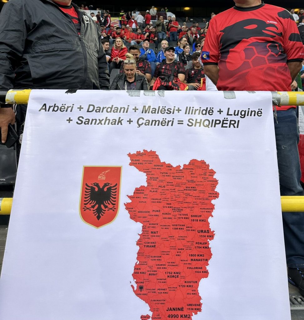 Περιπαίζουν  την Ελλάδα οι Αλβανοί: Κυκλοφορούν με χάρτες της  «μεγάλης Αλβανίας» που φτάνει έως την Άρτα