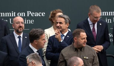 Έσπευσε στην Ελβετία ο Κ.Μητσοτάκης αμέσως μετά το υπουργικό: Έπρεπε να παρευρεθεί στην διάσκεψη «ειρήνης»