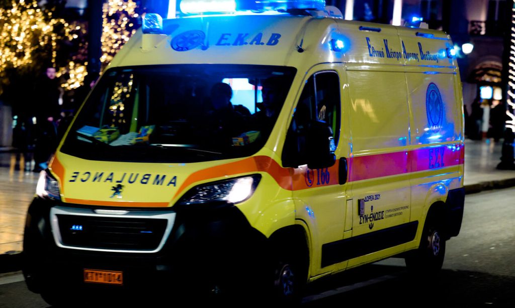 Τροχαίο δυστύχημα στην Σπάτων -Πικερμίου – Νεκρός 69χρονος οδηγός ΙΧ που έπεσε πάνω σε κολώνα