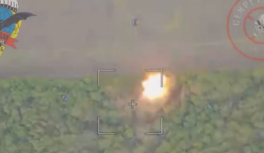 Ρωσικό Lancet έπληξε ουκρανικό αεροσκάφος κοντά στο Σιιλίβκα (βίντεο)