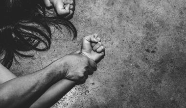 Φρίκη στη Νέα Κίο: Βίαζαν την ξαδέλφη τους από τα πέντε της έτη για 12 χρόνια!
