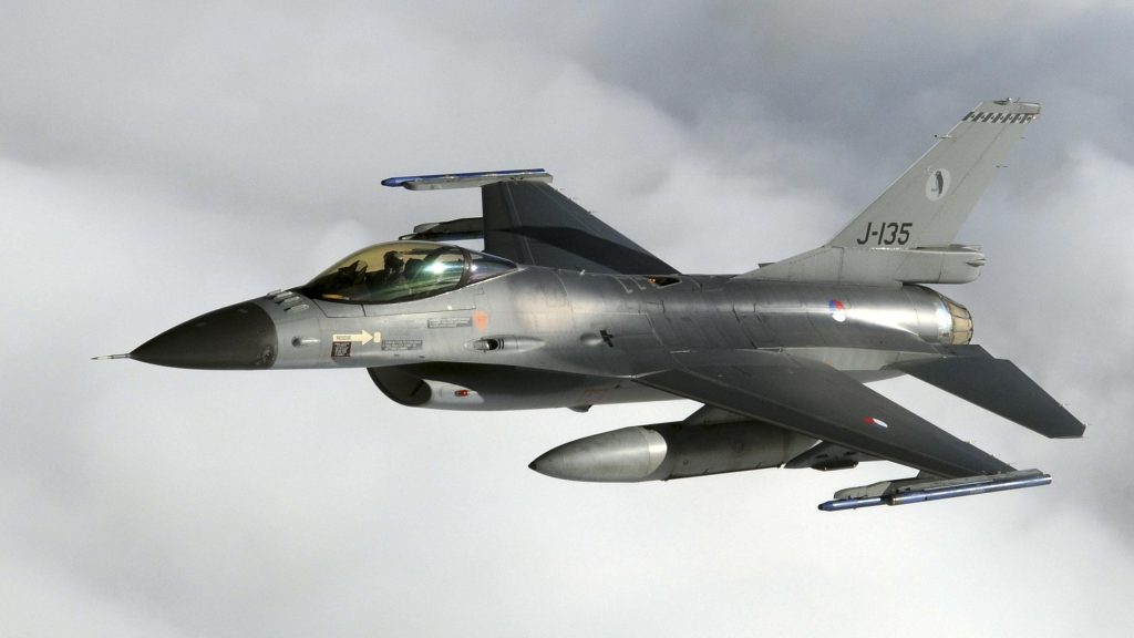 Ρωσία: Προσφέρει εκατομμύρια ρούβλια σε όποιον Ουκρανό παραδώσει αεροσκάφος F-16