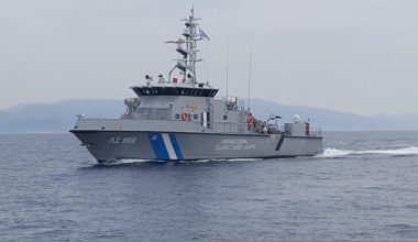 Φορτηγό πλοίο με 13 μέλη πληρώματος προσάραξε στον κόλπο της Καβάλας