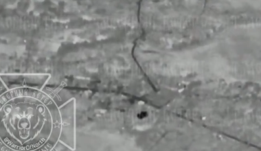 Το πυροβολικό της Ρωσίας κατέστρεψε ουκρανική αποθήκη πυρομαχικών στο Λύπτσι (βίντεο)