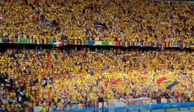 Οι Ρουμάνοι οπαδοί φώναξαν συνθήματα υπέρ της Ρωσίας στον αγώνα Ρουμανία-Ουκρανία (βίντεο)