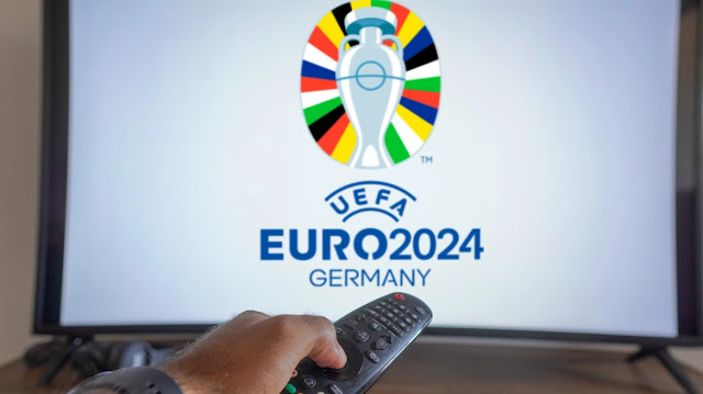Euro 2024: Ούγγρος οπαδός κάρφωσε το τηλεκοντρόλ στην τηλεόραση εξαιτίας της ήττας (βίντεο)