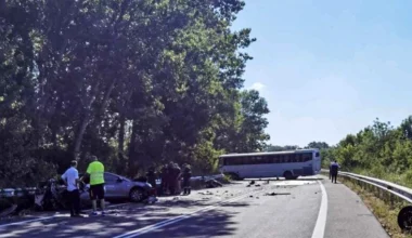 Θανατηφόρο τροχαίο στη Ξάνθη: Σε σοβαρή κατάσταση ο 22χρονος συνοδηγός – Με πάνω από 150 χλμ. «καρφώθηκε» στο λεωφορείο