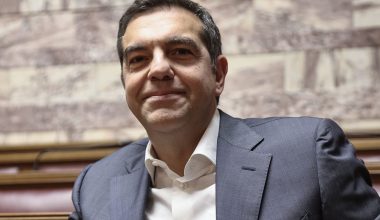 Συνένωση ΣΥΡΙΖΑ και ΠΑΣΟΚ ζήτησε ο Α.Τσίπρας μιλώντας για «συνεργασία των δημοκρατικών δυνάμεων»