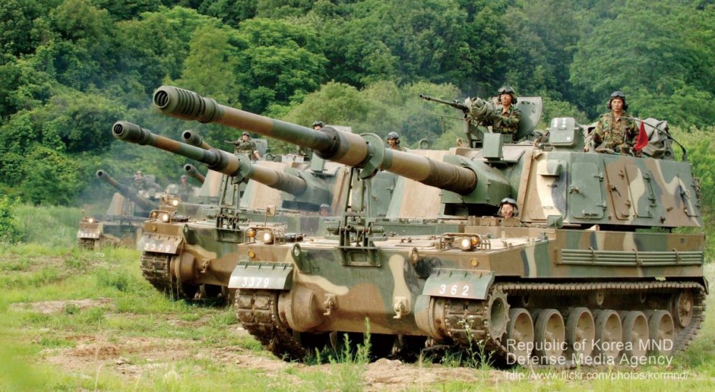 Η Ρουμανία αγοράζει αυτοκινούμενα πυροβόλα K9 Thunder από τη Νότια Κορέα
