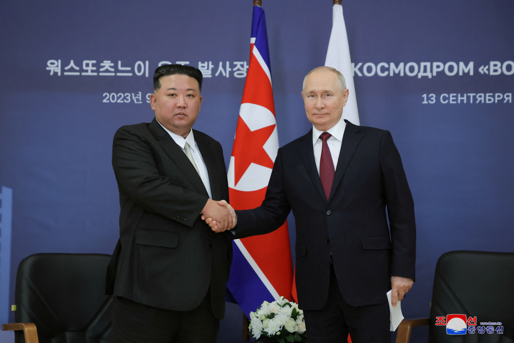 Ο Β.Πούτιν και ο Κιμ Γιονγκ Ουν υπέγραψαν τη συμφωνία στρατηγικής σύμπραξης – Τι προβλέπει