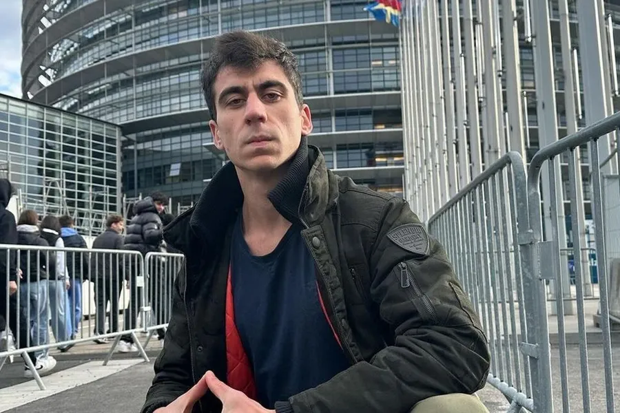 Η πρώτη μέρα του Youtuber Φειδία στην Ευρωβουλή – «Οι γνώσεις δεν παίζουν ρόλο»