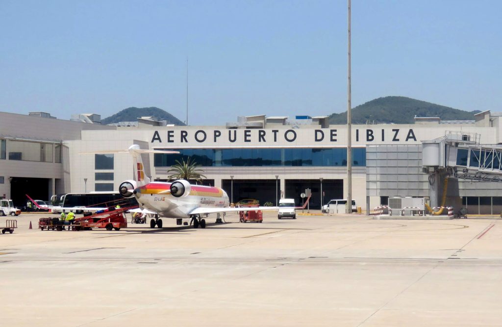 Ίμπιζα: Κλειστό το αεροδρόμιο μετά από απειλή για βόμβα σε πτήση της Ryanair