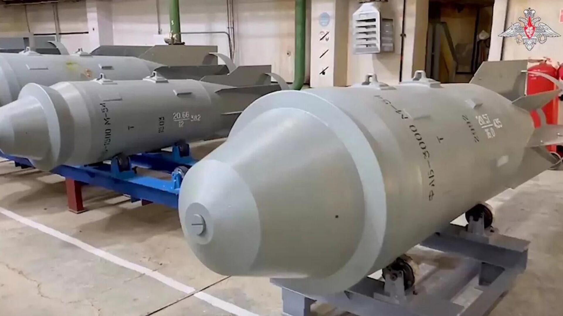 Οι ρωσικές κατευθυνόμενες βόμβες των 3.000 κιλών κατεδαφίζουν τα ουκρανικά οχυρά: Δείτε την πρώτη χρήση FAB-3000