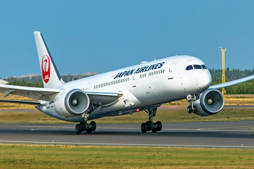 Ιαπωνία: Αεροσκάφος της Japan Airlines πραγματοποίησε επείγουσα προσγείωση λόγω προβλήματος στον κινητήρα