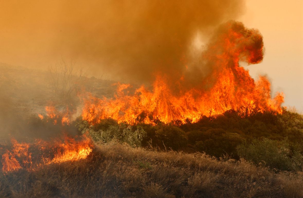 «Ξέσπασε» πυρκαγιά στο Ρέστη Σαλαμίνας: Στάλθηκε μήνυμα από το «112» για ετοιμότητα προς εκκένωση των κατοίκων της περιοχής