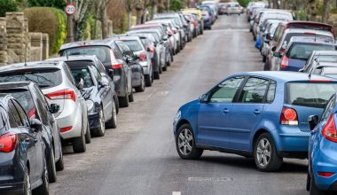 Κρατάς θέση πάρκινγκ στο δρόμο; – Αυτό είναι το πρόστιμο που κινδυνεύεις να πληρώσεις