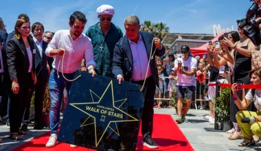 Ροναλντίνιο: Έγινε ο πρώτος άνθρωπος που τιμήθηκε στη «λεωφόρο των αστεριών» στο Καστελντέφελς