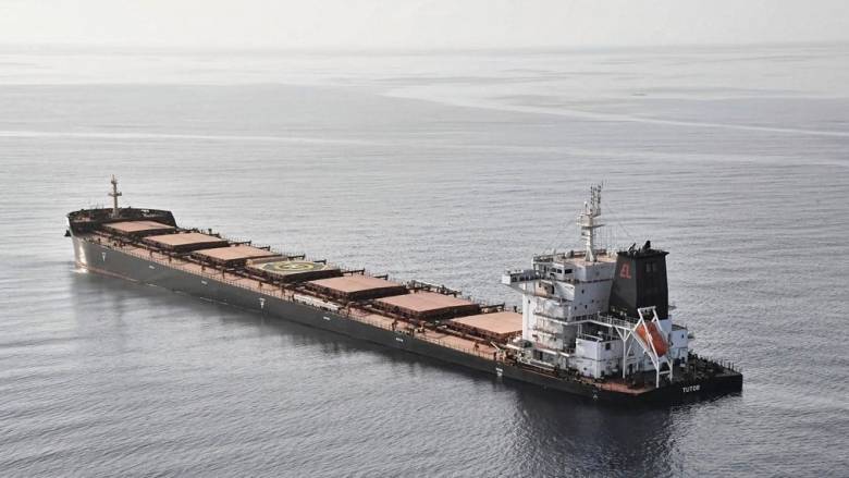 Υεμένη: Καπετάνιος και πλήρωμα εγκατέλειψαν ακυβέρνητο το πλοίο που χτύπησαν οι Χούθι