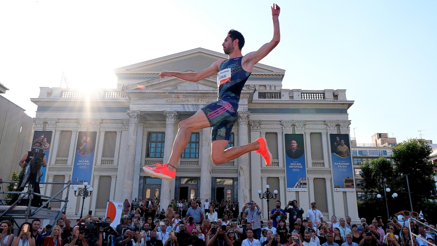 Μίλτος Τεντόγλου: Eύκολη νίκη χωρίς μεγάλο άλμα στο 2ο Piraeus Street Long Jump