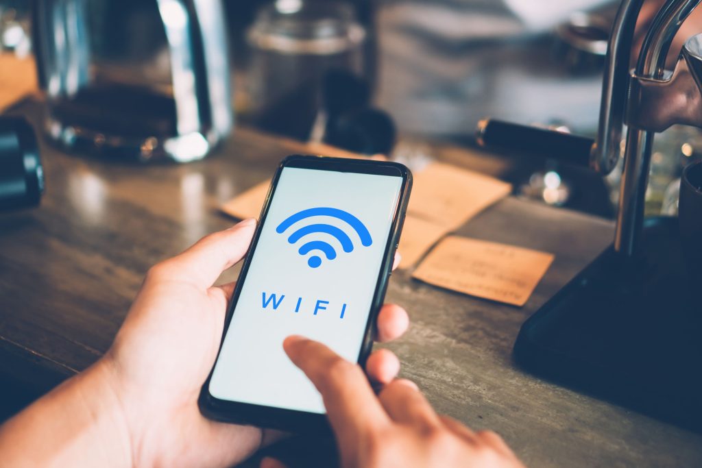Δείτε πως μπορείτε να προστατεύσετε τα δεδομένα σας όταν συνδέεστε σε ένα κοινόχρηστο δίκτυο WiFi