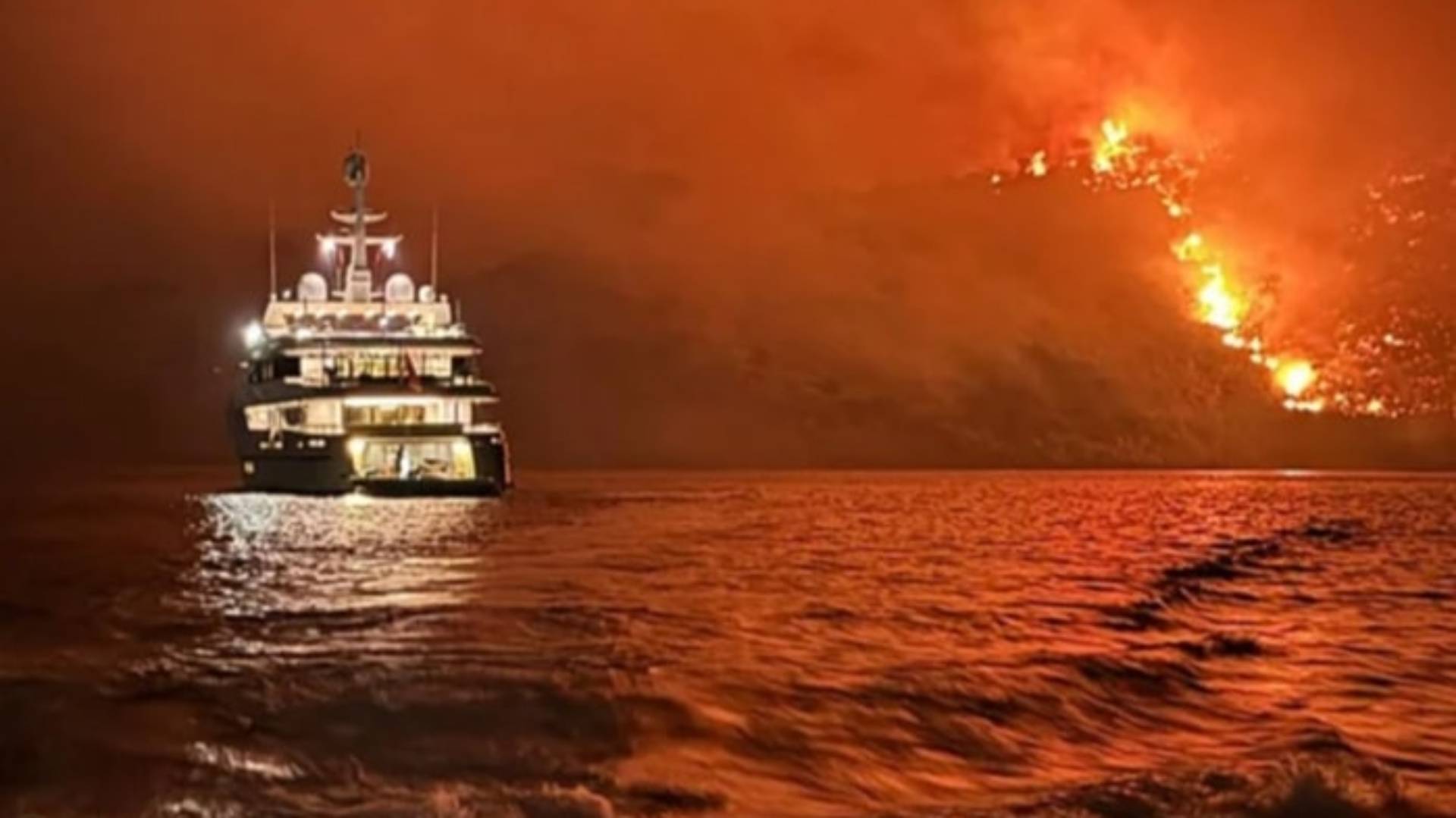 Πυρκαγιά στην Ύδρα: Βρέθηκαν υπολείμματα από 15 κροτίδες στην παραλία