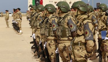 Τελεσίγραφο Λιβύης προς την Αλγερία: «Δώστε πίσω τις περιοχές που πήρατε παράνομα αλλιώς θα εισβάλουμε»