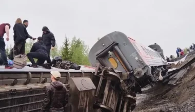 Ρωσία: Εκτροχιάστηκε επιβατική αμαξοστοιχία στην επαρχία Κόμι – Αναφορές για τραυματίες (φωτο) 