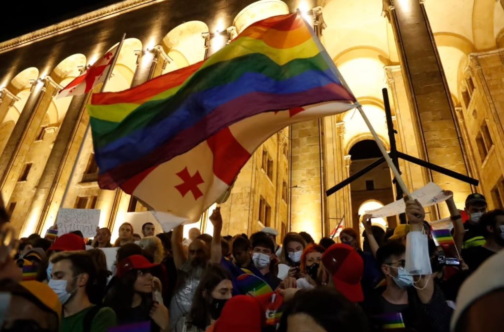 Η Γεωργία απαγόρευσε τους γάμους μεταξύ των ΛΟΑΚΙ+ και την υιοθεσία παιδιών από αυτούς
