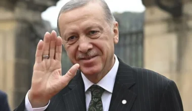 Έκπληκτος ο Ρ.Τ.Ερντογάν με μανικιούρ δημοσιογράφου: «Μήπως ζω ένα όνειρο; – Μα τι νύχια είναι αυτά;»