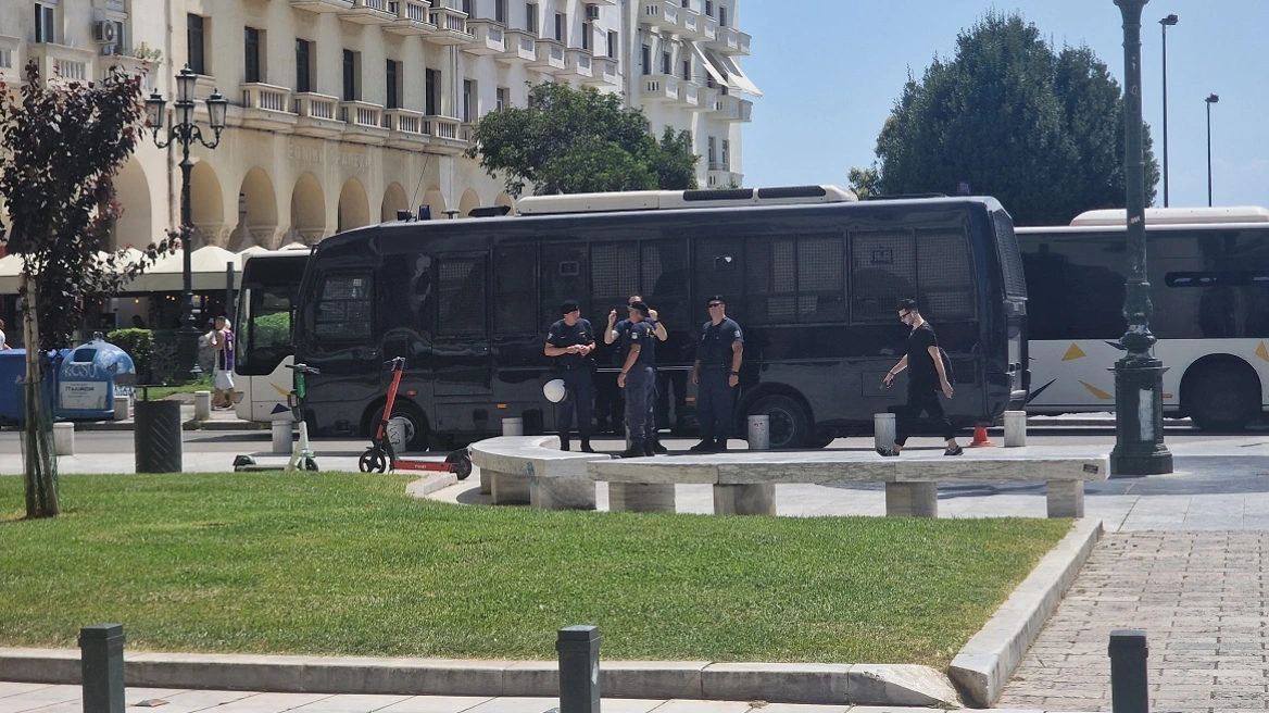 Θεσσαλονίκη: Προσήχθησαν 8 άτομα που διαμαρτύρονταν για την Παλαιστίνη – Πέταξαν τρικάκια στο Ολύμπιον