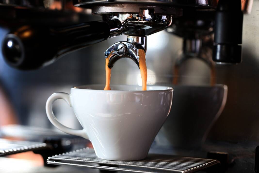 ΦΠΑ στον καφέ: «Φωτιά» οι τιμές – Αύξηση 11% από 1 Ιουλίου 2024