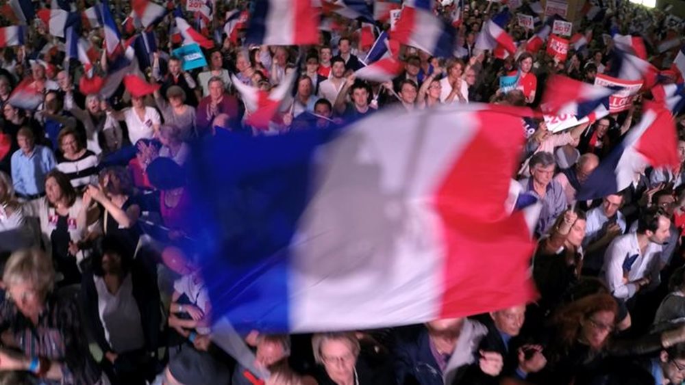 Γαλλικές εκλογές: Δημοσκοπήσεις και σενάρια την στιγμή που υπάρχει αυξημένη προσέλευση