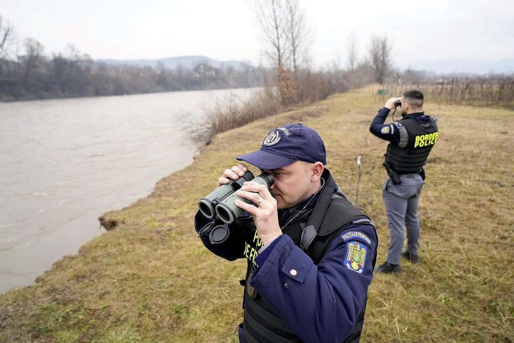 Γεμίζει με σορούς Ουκρανών που θέλουν να αποφύγουν την επιστράτευση στο ποτάμι που χωρίζει την Ουκρανία με την Ρουμανία