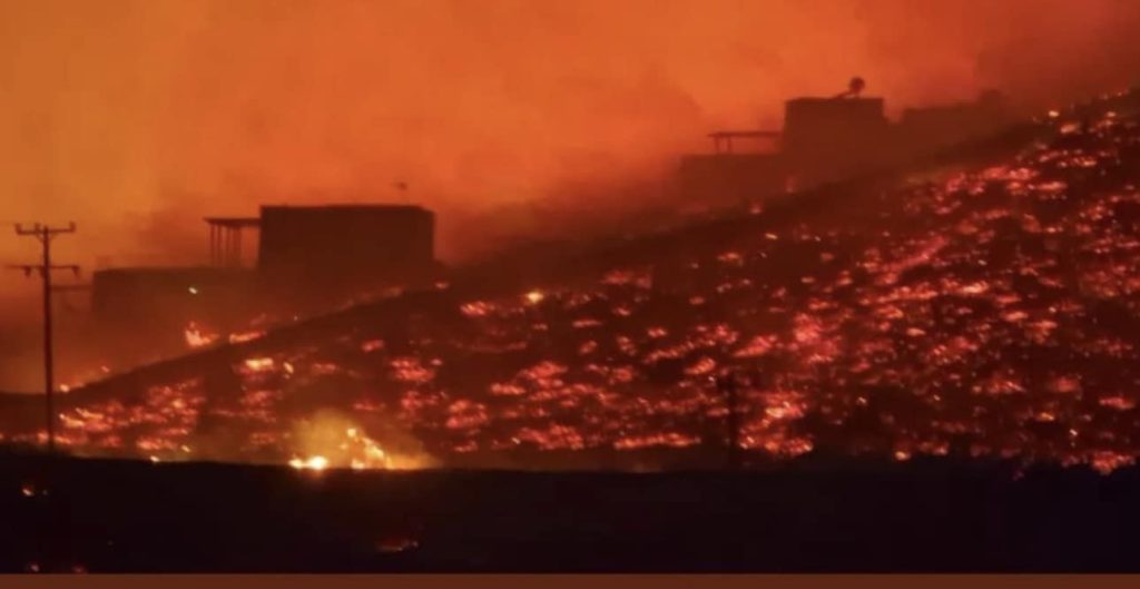 Σέριφος: Κάηκαν και τα βράχια! – Έγιναν στάχτη σπίτια, αποθήκες και εκκλησίες (upd 2)