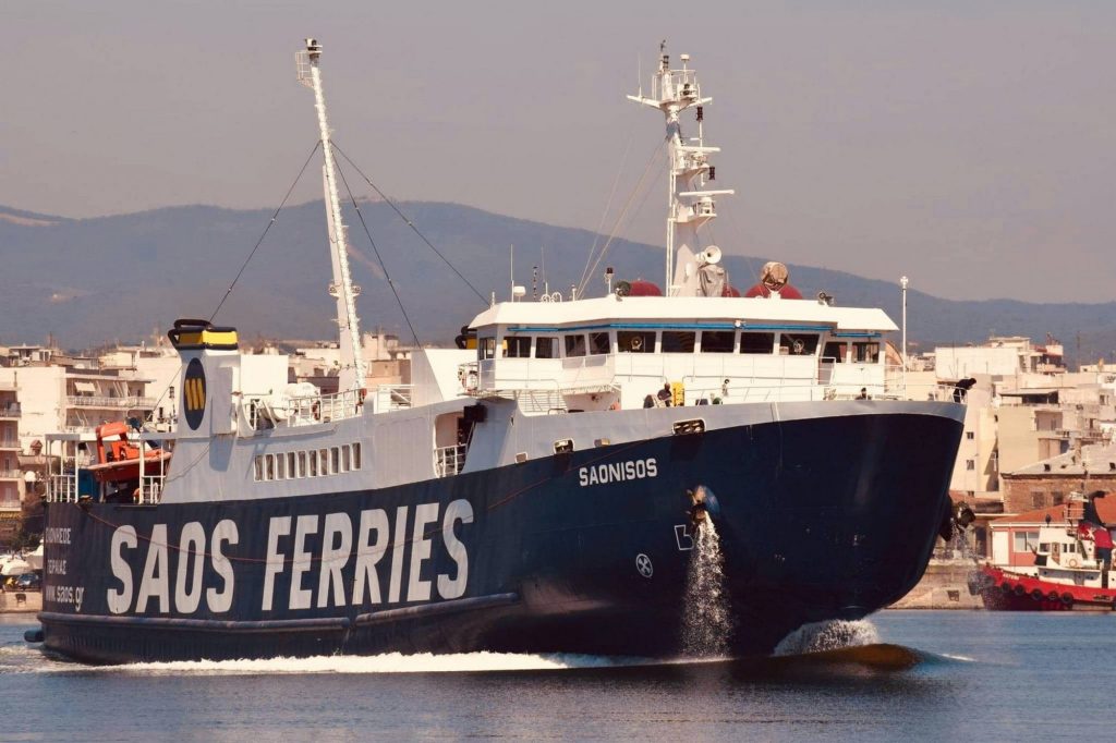 Πρόσκρουση πλοίου στη Φολέγανδρο – Επιβάτης: «Ακούστηκε ένα δυνατό “μπαμ” και εκσφενδονιστήκαμε κοντά στα 15 μέτρα»
