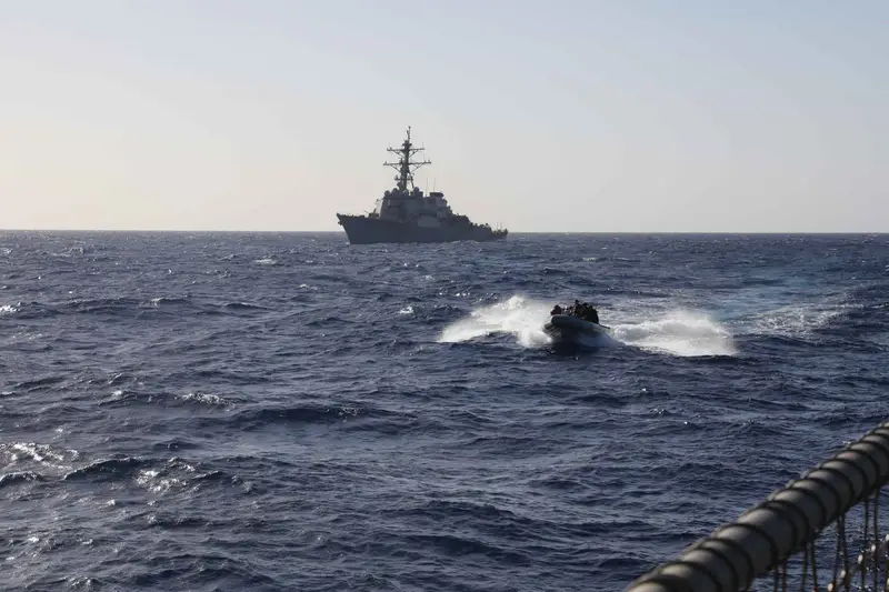Τρία πλωτά drones των Χούθι στην Ερυθρά Θάλασσα κατέστρεψαν οι αμερικανικές δυνάμεις