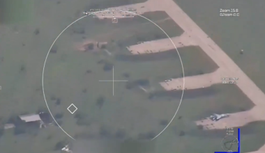Βίντεο: Ρωσικό Iskander κατέστρεψε 4 ουκρανικά Su-27 στην αεροπορική βάση Mirograd