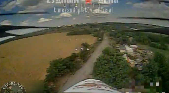 Ρωσικό FPV drone κατέστρεψε ουκρανικό φορτηγό με πυρομαχικά στο Νοβοζελάνε (βίντεο)